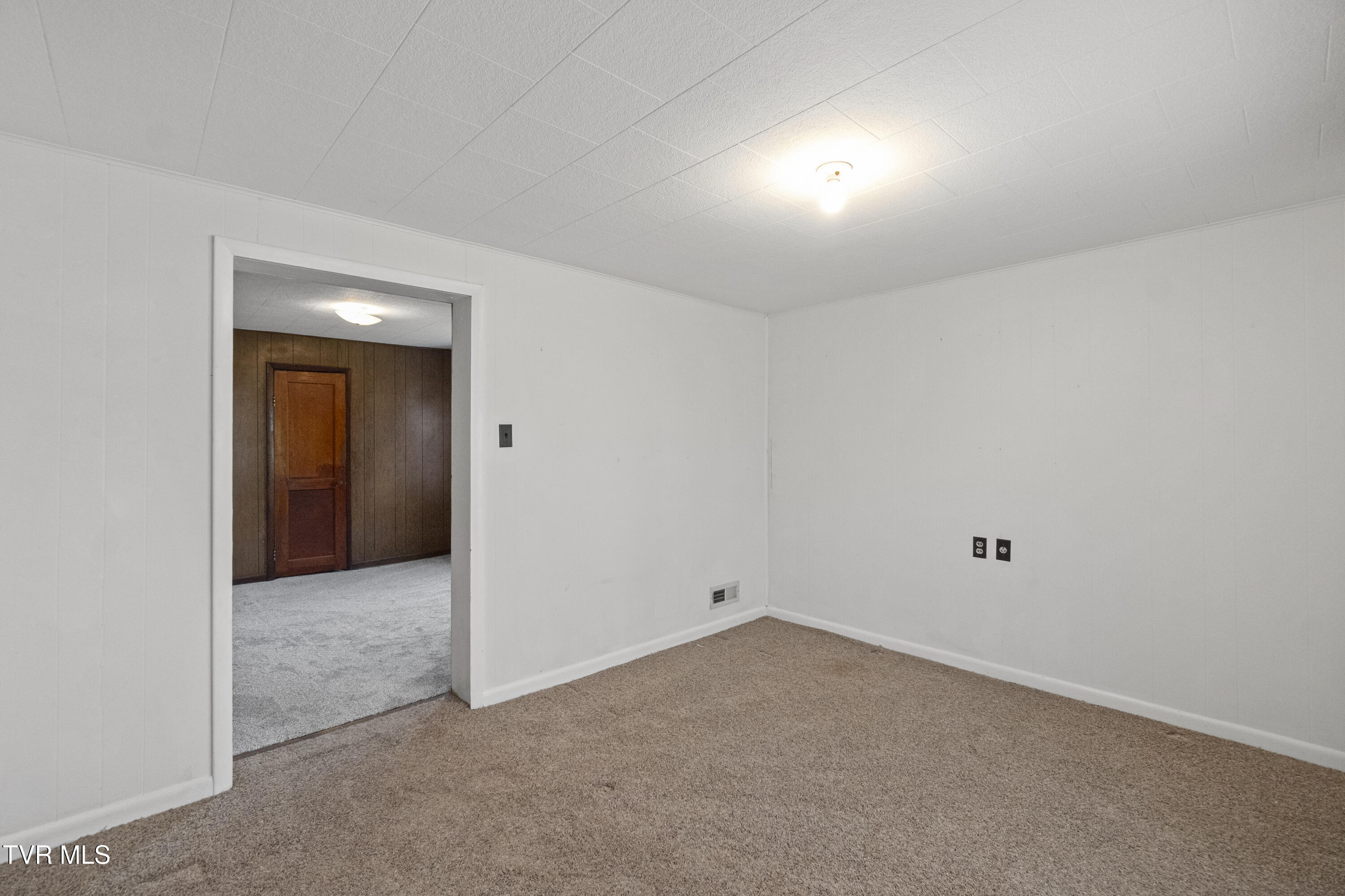 1489 Baileyton Main Street Greeneville, TN 37745 - Photo 8 of 29 DSC06945