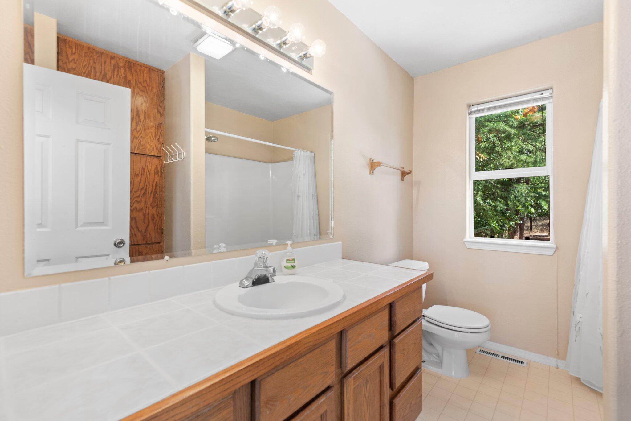 2888 Quail Run Road Talent, OR 97540 - Photo 19 of 56 19-web-or-mls-WCIL0289
