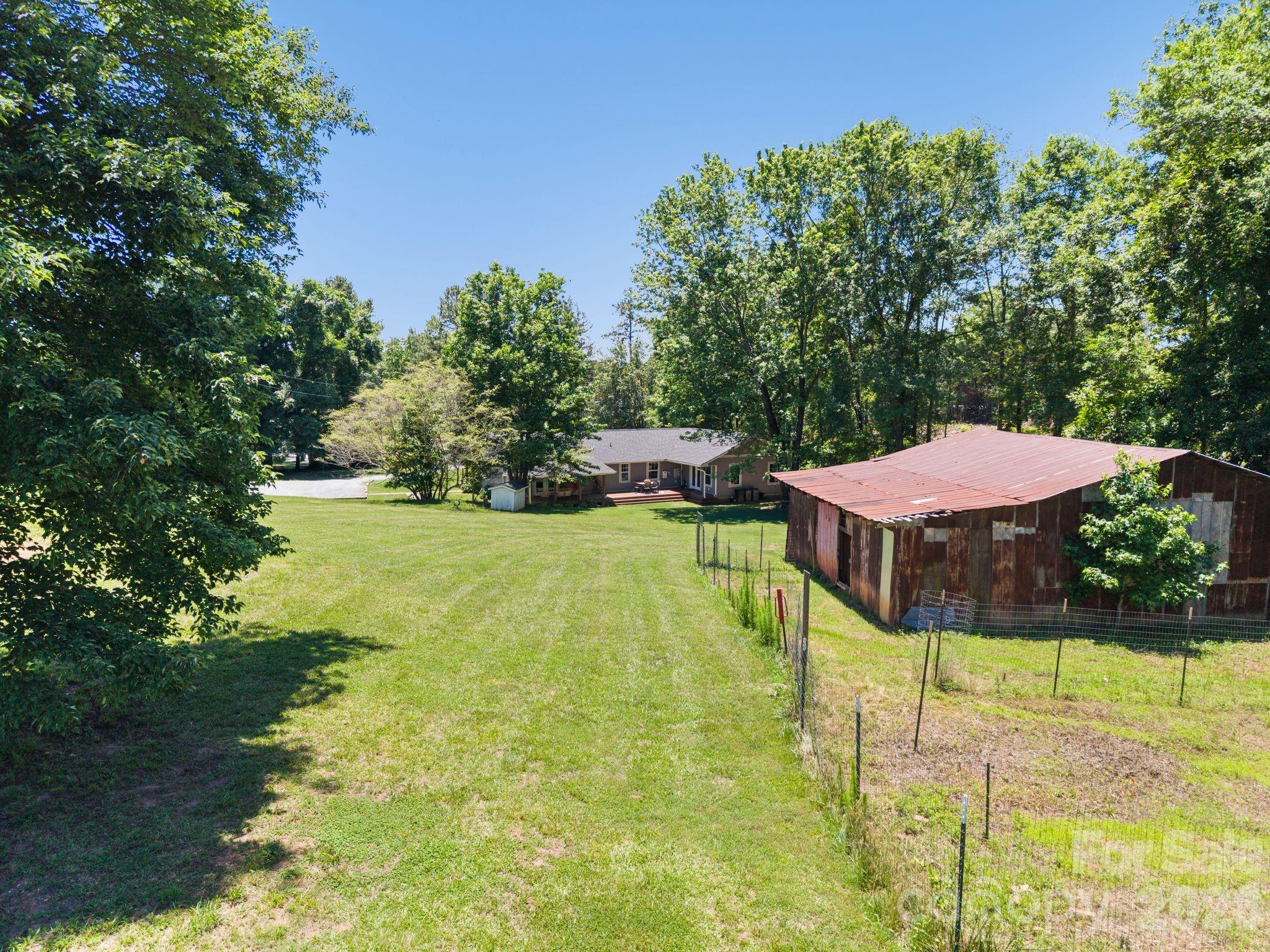 527 Floyd Blackwell Road Tryon, NC 28782 - Photo 37 of 41
