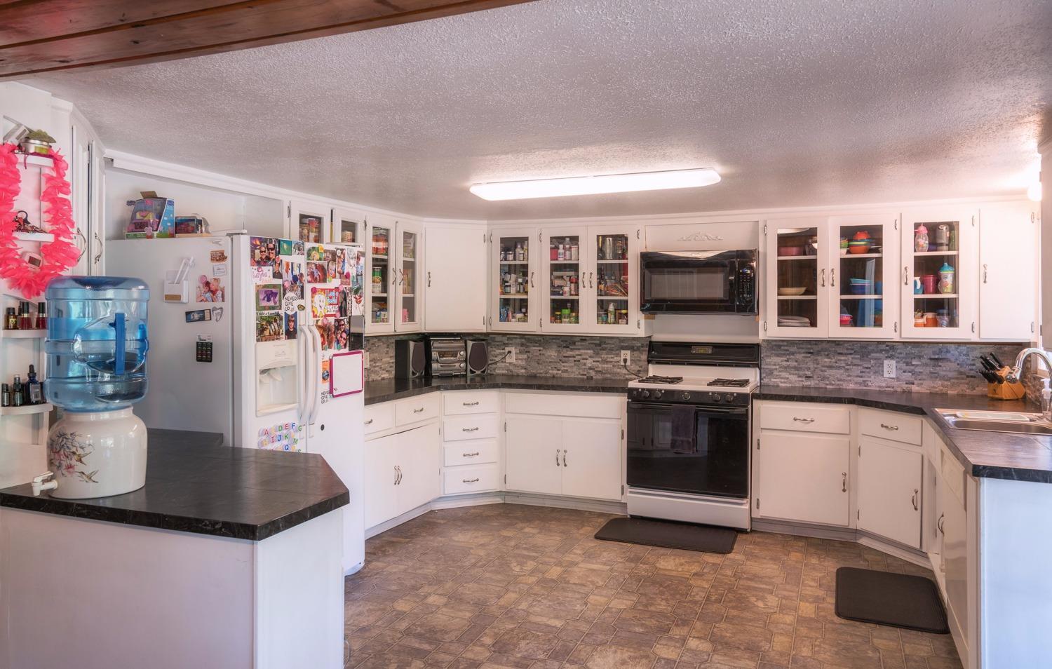 10584 Blackwell Road Central Point, OR 97502 - Photo 7 of 20 Additional Photo
