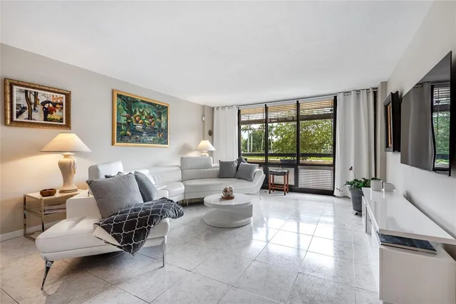 $2,700 | 1401 South Federal Highway, Unit 122, Boca Raton, FL 33432