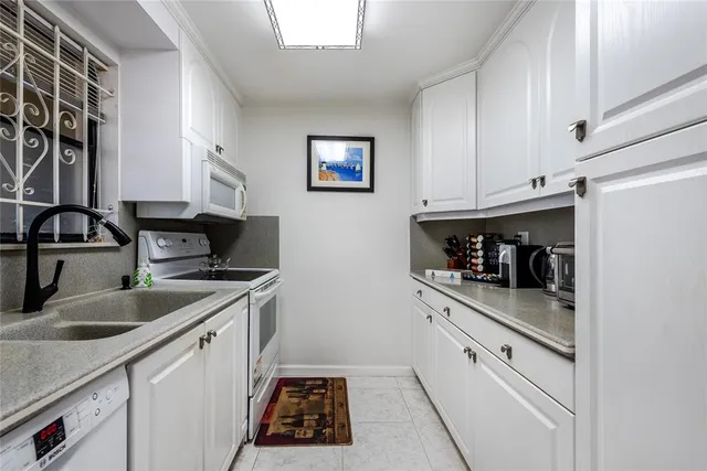 $2,700 | 1401 South Federal Highway, Unit 122, Boca Raton, FL 33432