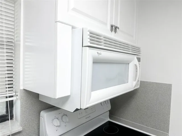 $2,700 | 1401 South Federal Highway, Unit 122, Boca Raton, FL 33432