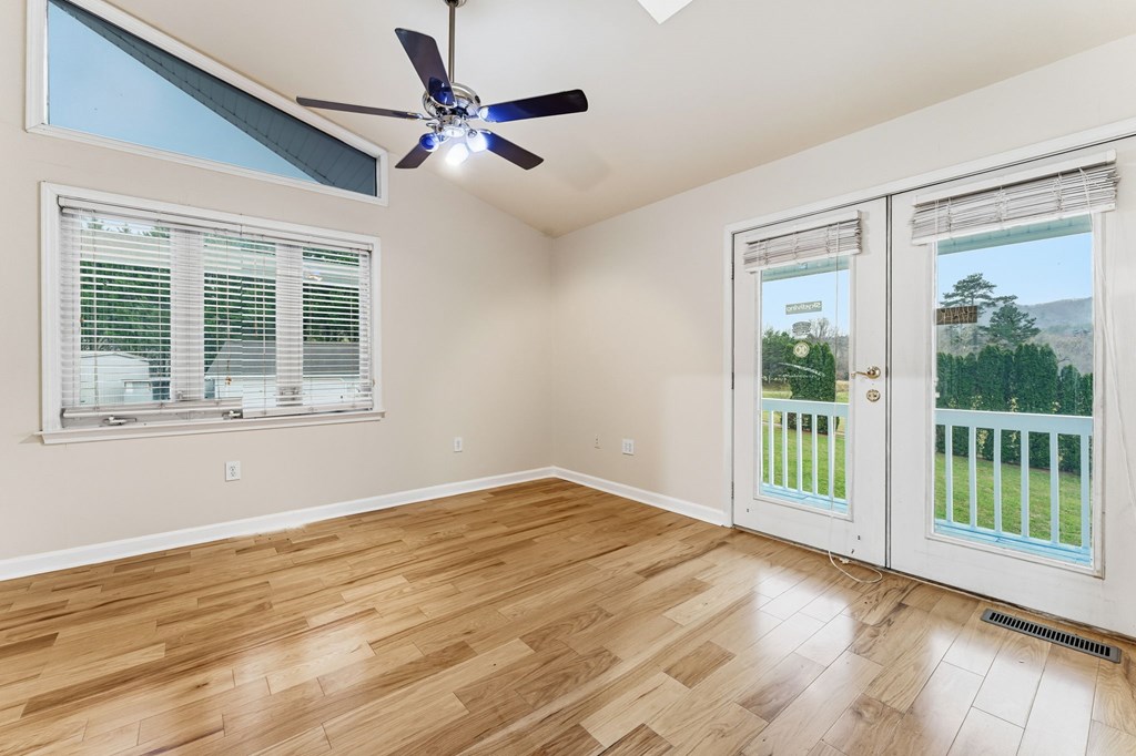 286 McCombs Road Murphy, NC 28906 - Photo 18 of 76