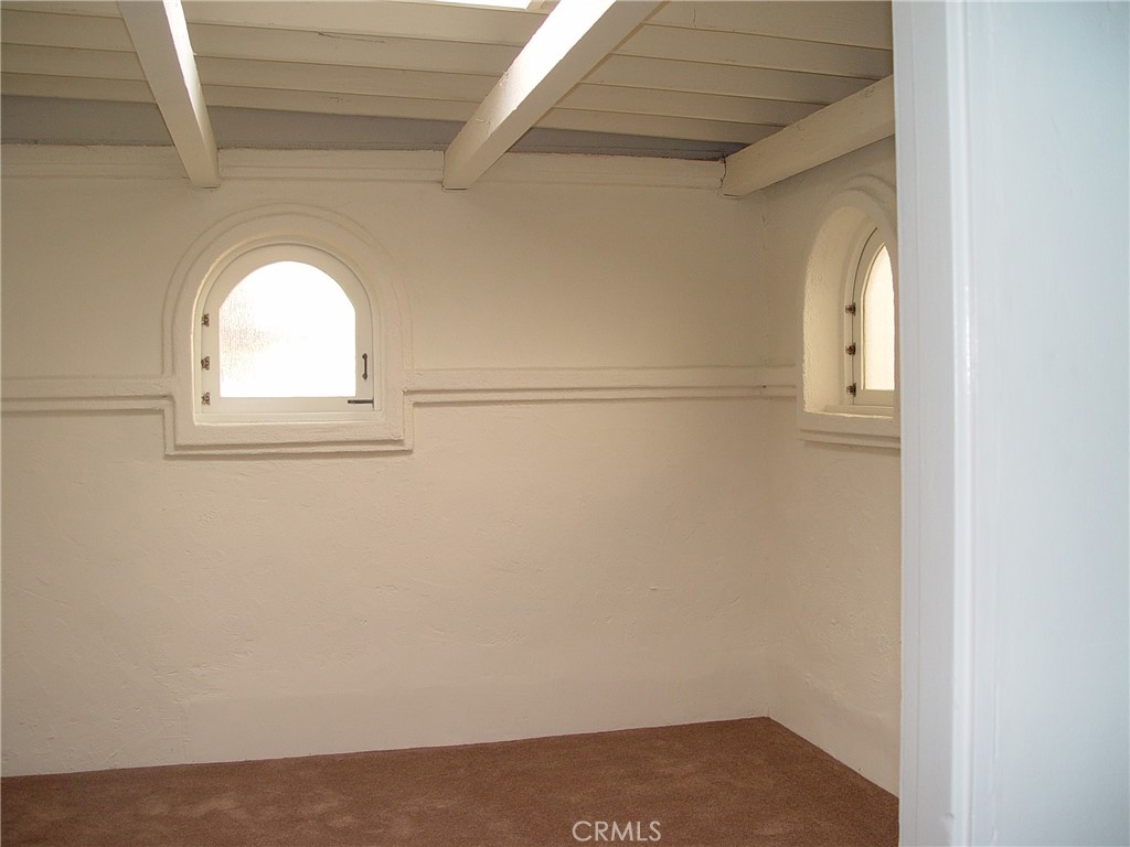 125 7th Street Manhattan Beach, CA 90266 - Photo 11 of 20 a view of a window in a room