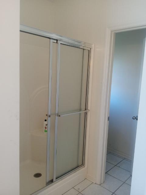 8621 Pershing Road Chattanooga, TN 37421 - Photo 12 of 15 Master Bath
