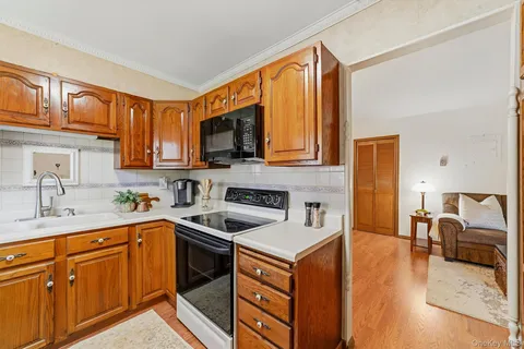 $234,000 | 51 Fieldstone Drive, Unit 83, Hartsdale, NY 10530