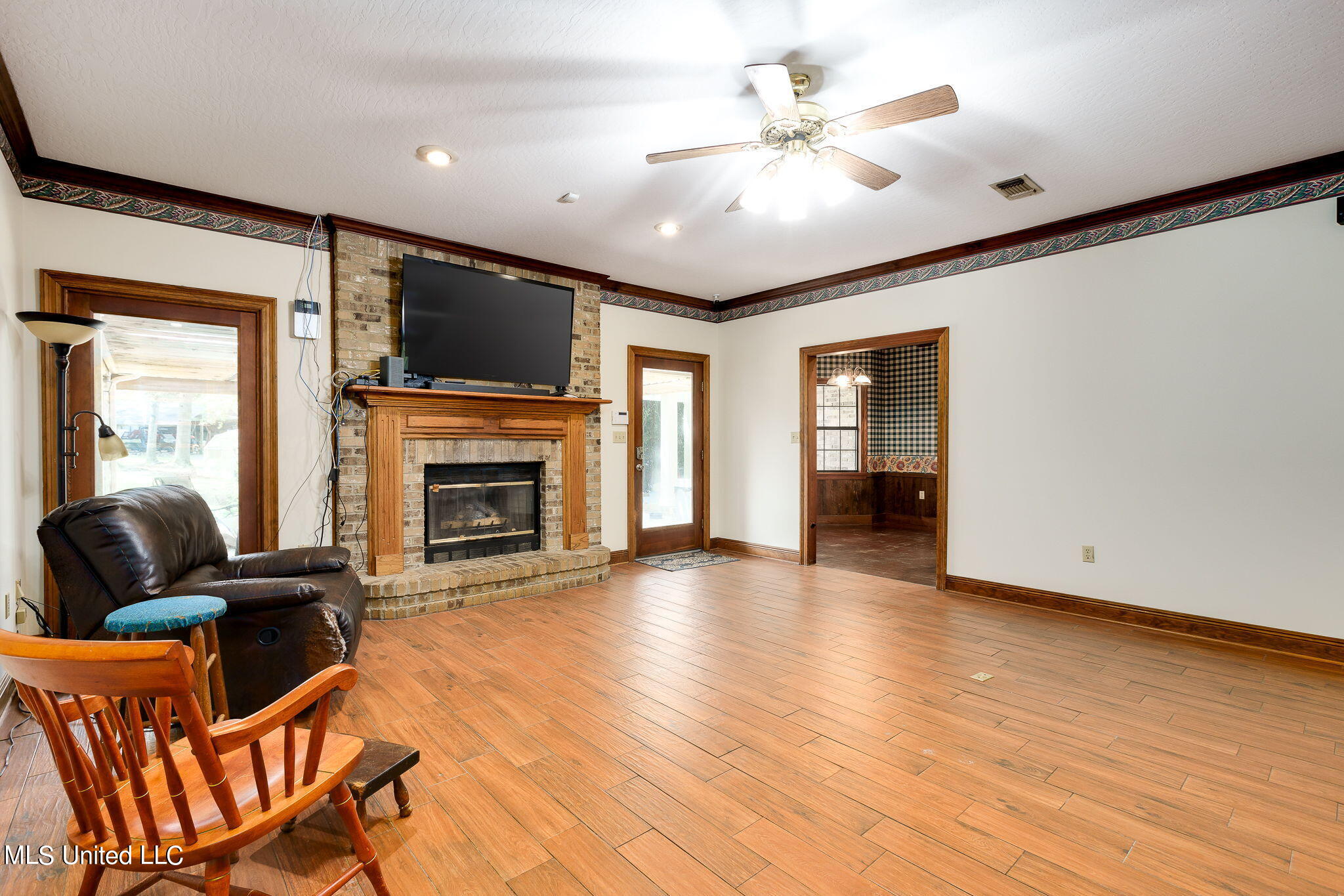 195 County Line Road Petal, MS 39465 - Photo 6 of 62 2 (3 of 34) Great Room