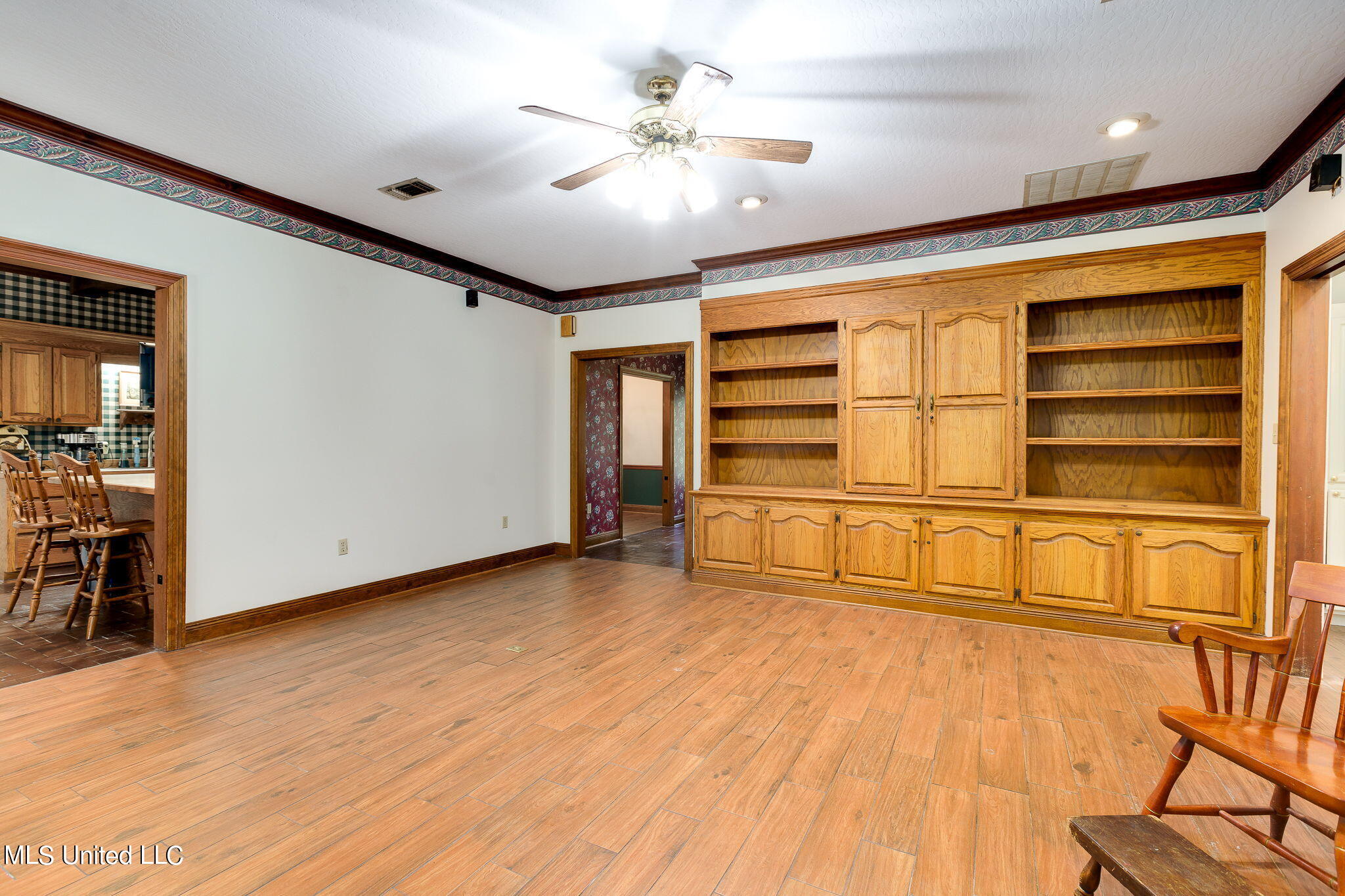 195 County Line Road Petal, MS 39465 - Photo 7 of 62 2 (4 of 34) Great Room