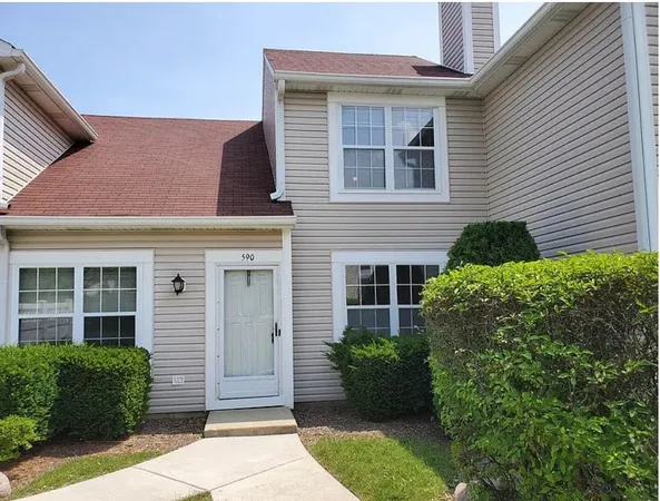 $2,300 | 590 Le Parc Circle, Buffalo Grove, IL 60089