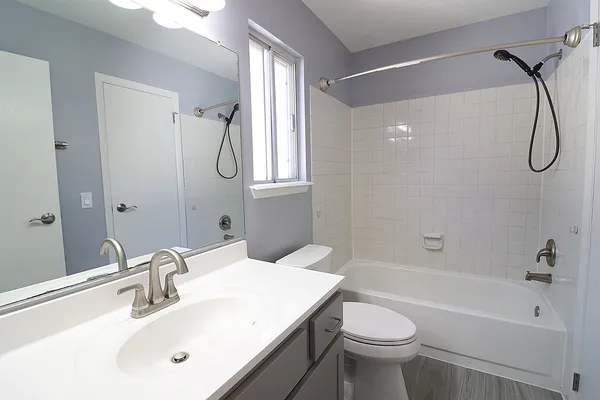 $2,300 | 590 Le Parc Circle, Buffalo Grove, IL 60089