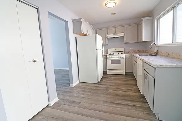 $2,300 | 590 Le Parc Circle, Buffalo Grove, IL 60089