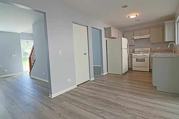 $2,300 | 590 Le Parc Circle, Buffalo Grove, IL 60089