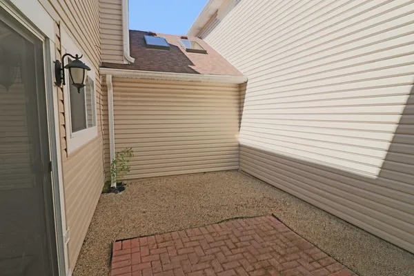 $2,300 | 590 Le Parc Circle, Buffalo Grove, IL 60089