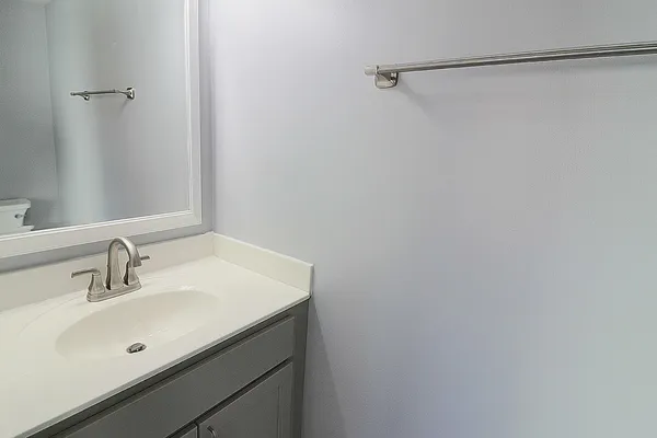 $2,300 | 590 Le Parc Circle, Buffalo Grove, IL 60089