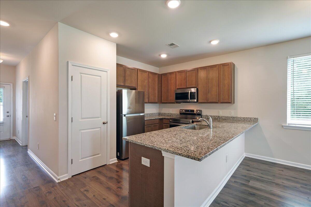 1330 Warrens Way Manning, SC 29102 - Photo 4 of 11 Kitchen view