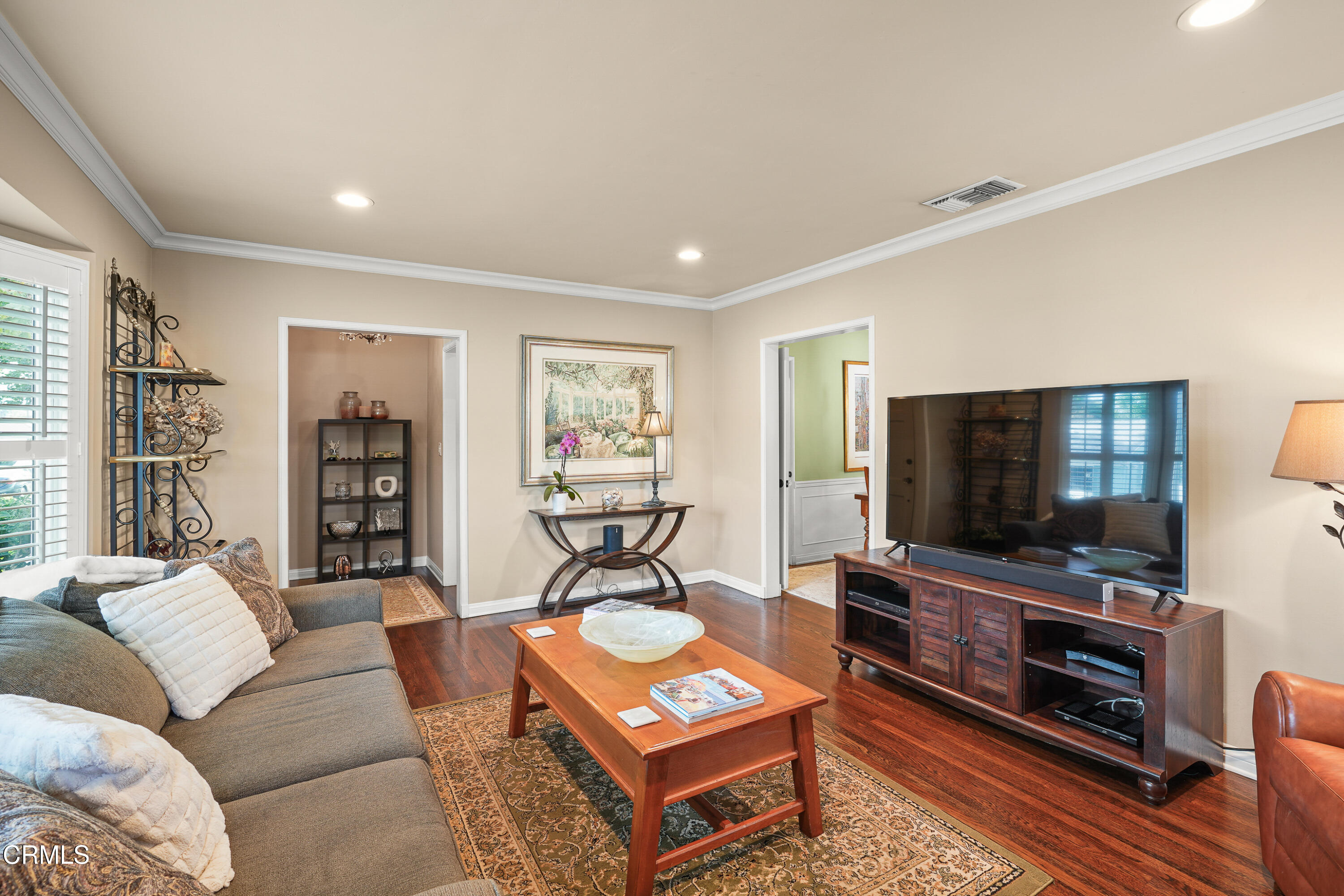 367 Northcliff Road Pasadena, CA 91107 - Photo 4 of 39 a living room with furniture and a flat screen tv