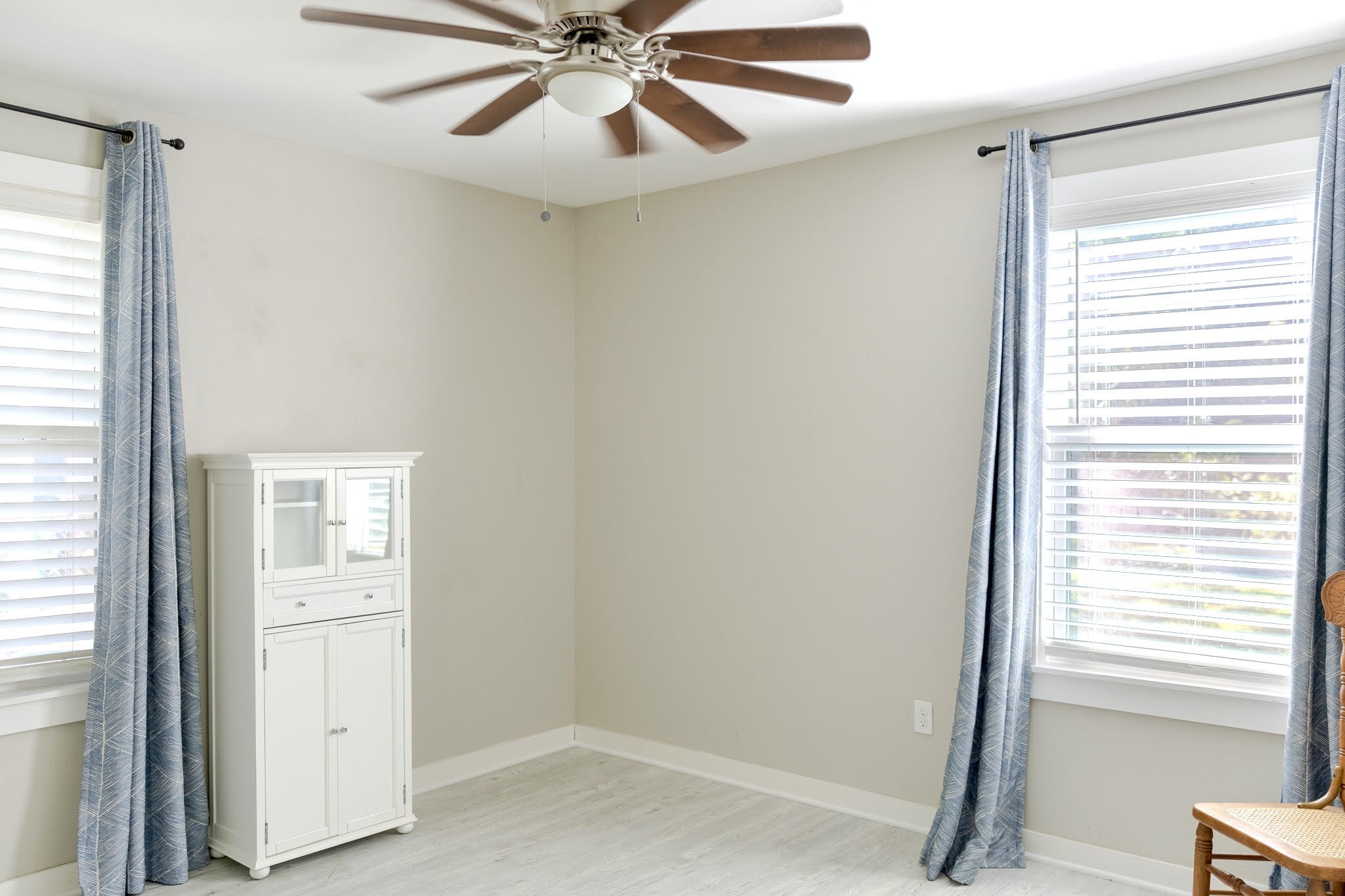 2005 Magnolia Drive La Marque, TX 77568 - Photo 13 of 15 a view of an empty room with a window