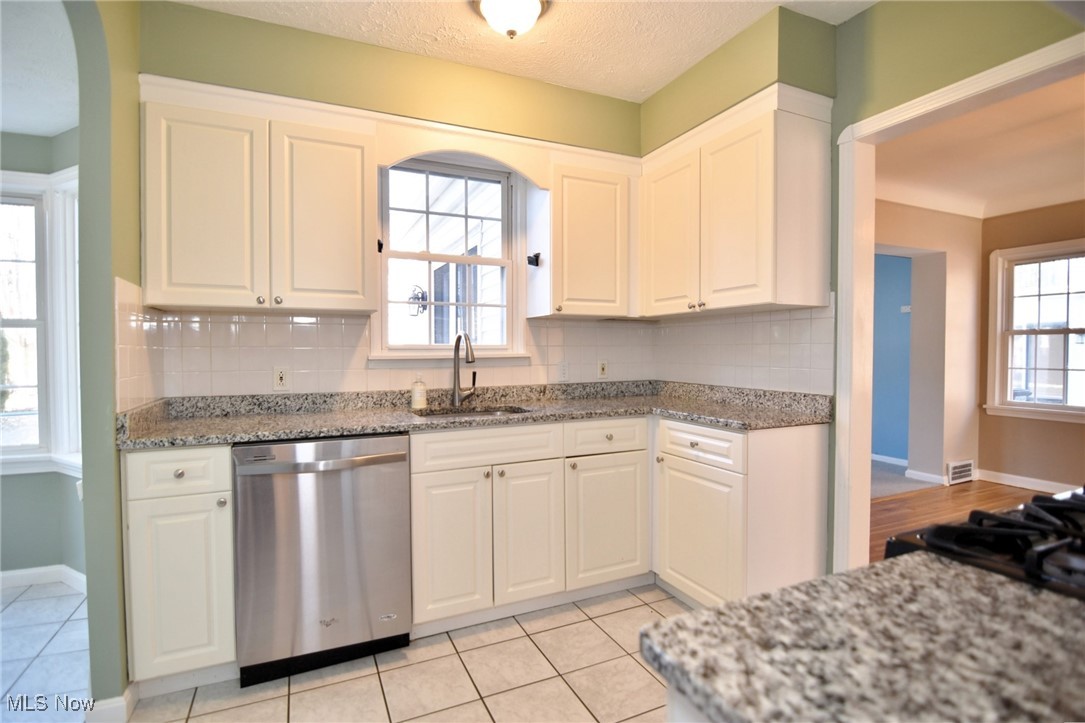 2568 Saybrook Road Cleveland, OH 44118 - Photo 19 of 50 Gallery Image 19