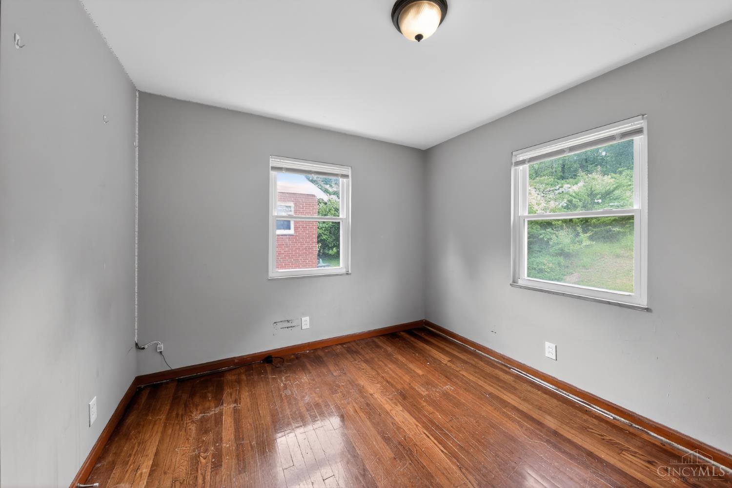 218 Ridgeway Road Cincinnati, OH 45216 - Photo 13 of 30