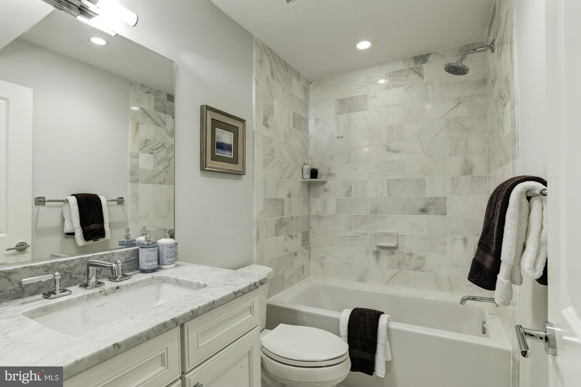 1734 R Street Northwest, Unit 1 Washington, DC 20009 - Photo 11 of 14 Second Full