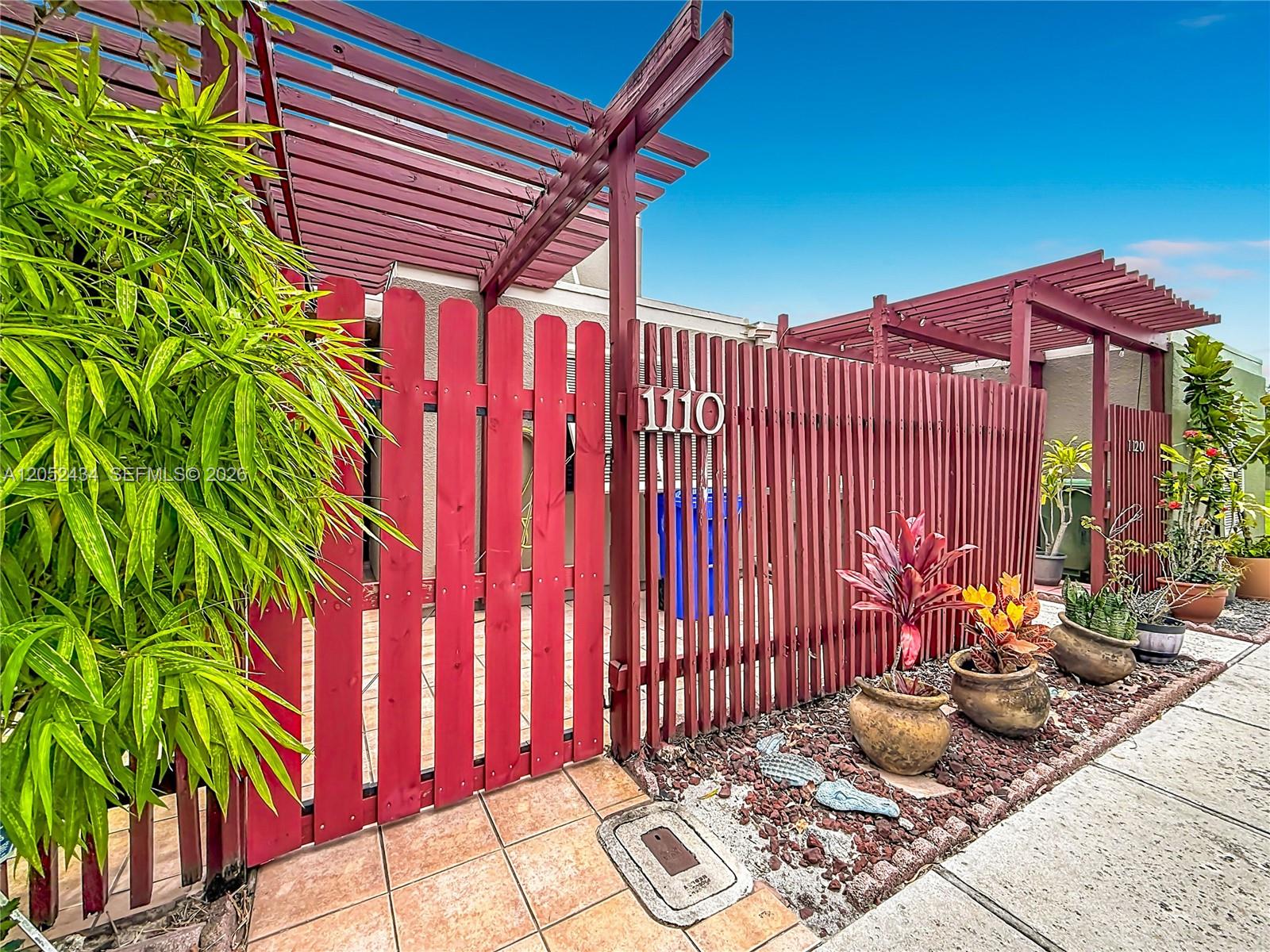 1110 West Fairway Road Pembroke Pines, FL 33026 - Photo 7 of 86