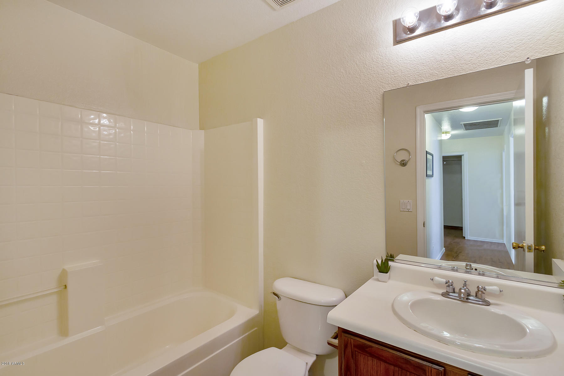 10401 West Granada Road Avondale, AZ 85392 - Photo 12 of 16 10401 W Granada Rd-3258