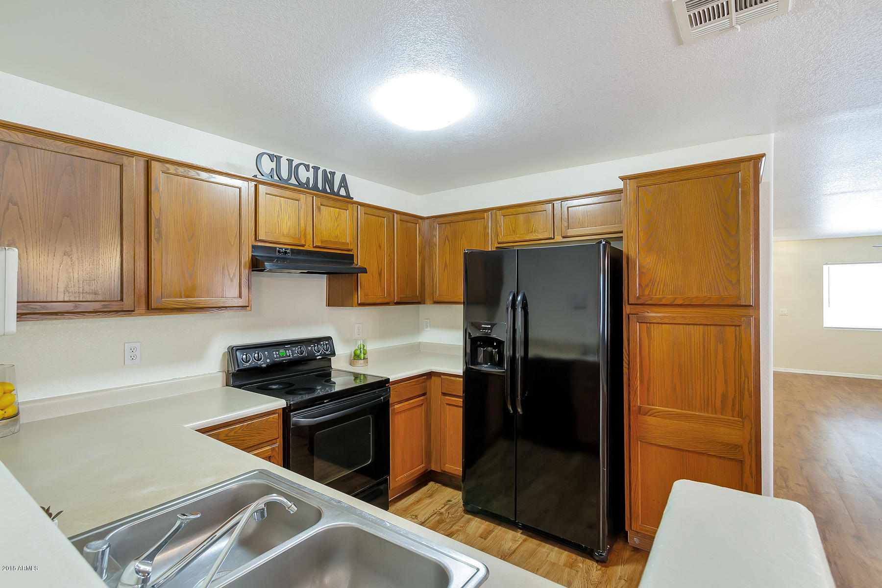 10401 West Granada Road Avondale, AZ 85392 - Photo 4 of 16 10401 W Granada Rd-3232