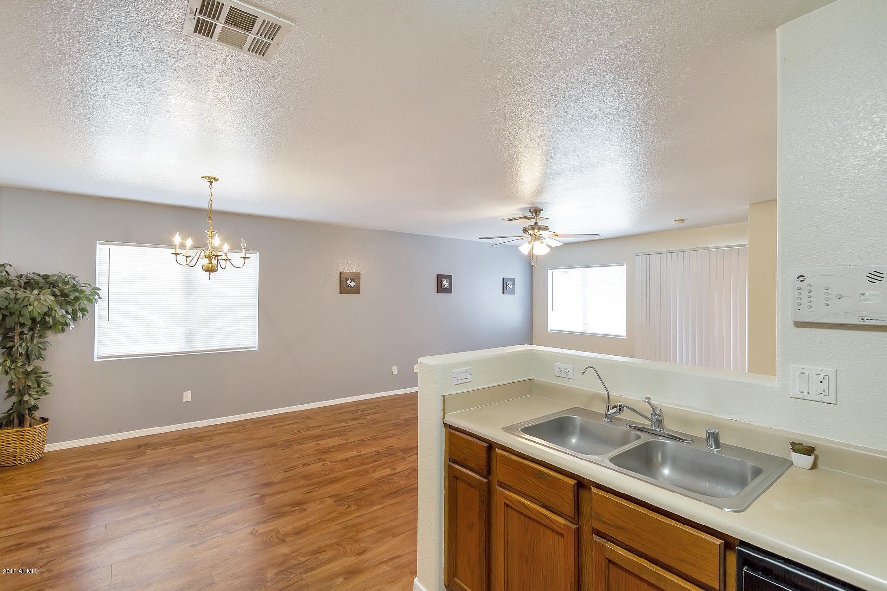 10401 West Granada Road Avondale, AZ 85392 - Photo 5 of 16 10401 W Granada Rd-3235