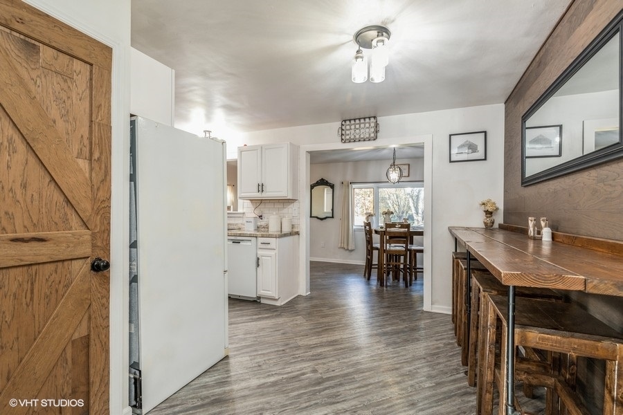 1709 Riverside Drive McHenry, IL 60050 - Photo 8 of 26 Gallery Image 8
