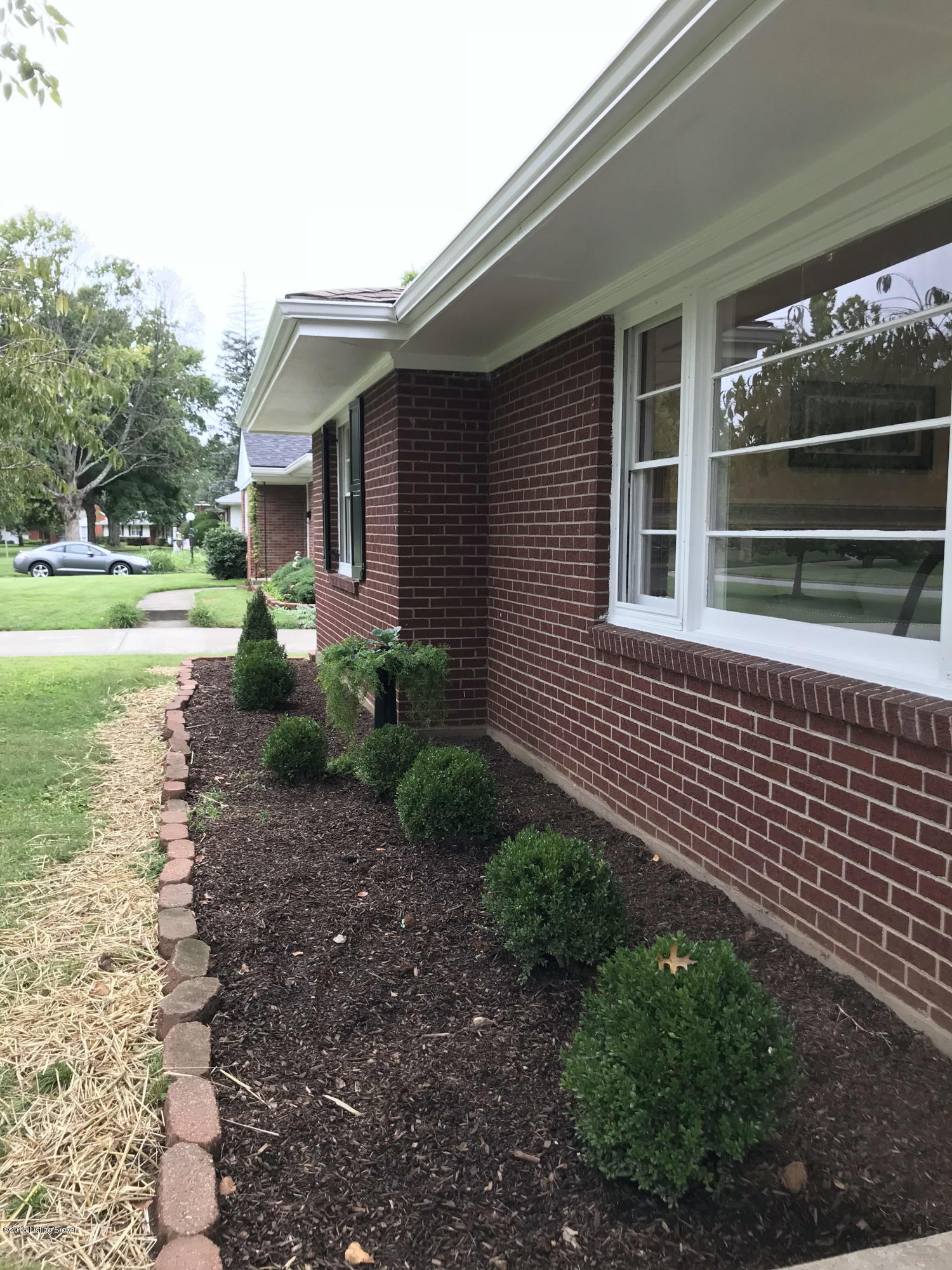 4325 Statton Road Louisville, KY 40220 - Photo 5 of 39 105 NEW LANDSCAPING