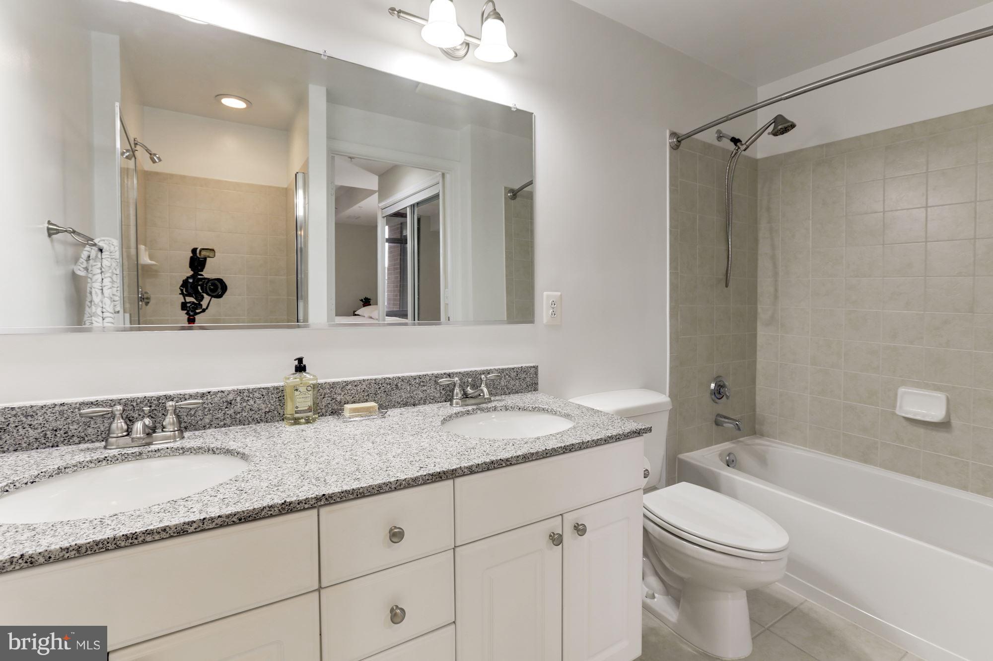 3600 South Glebe Road, Unit 619W Arlington, VA 22202 - Photo 14 of 30 Bath (Master)