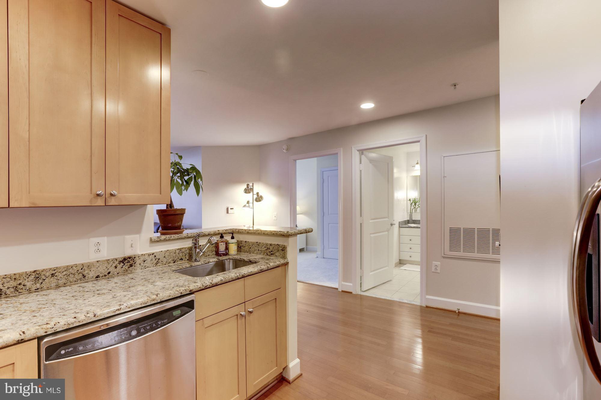3600 South Glebe Road, Unit 619W Arlington, VA 22202 - Photo 5 of 30 Kitchen