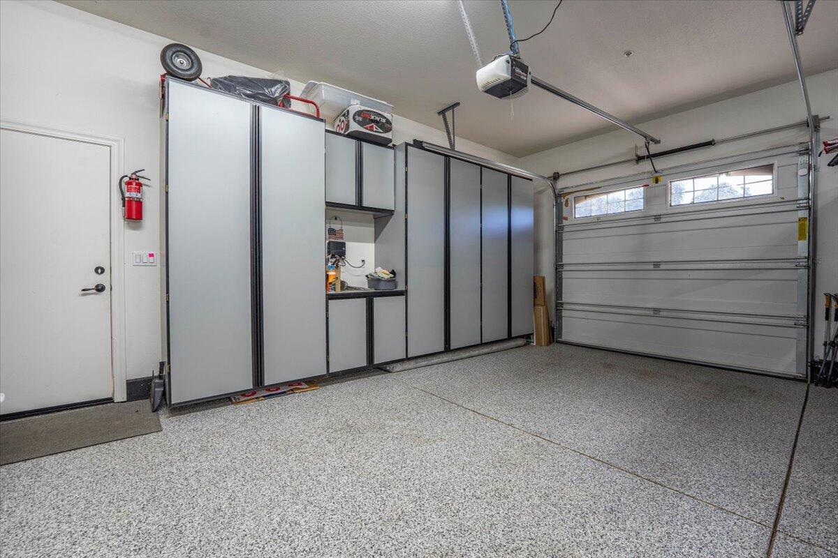 5697 Constitution Way Redding, CA 96003 - Photo 33 of 87 Garage - epoxy floor