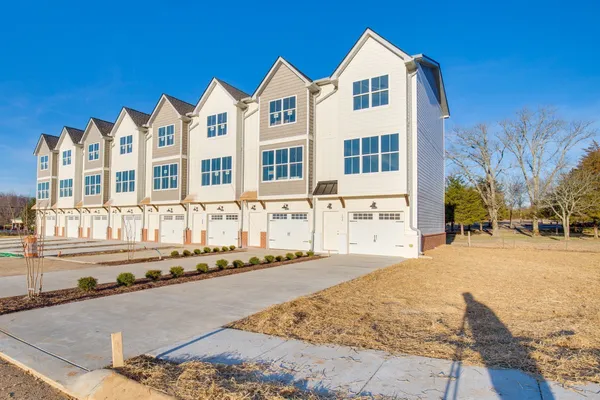 $1,695 | 507 Harper Landing, Chapel Hill, TN 37034