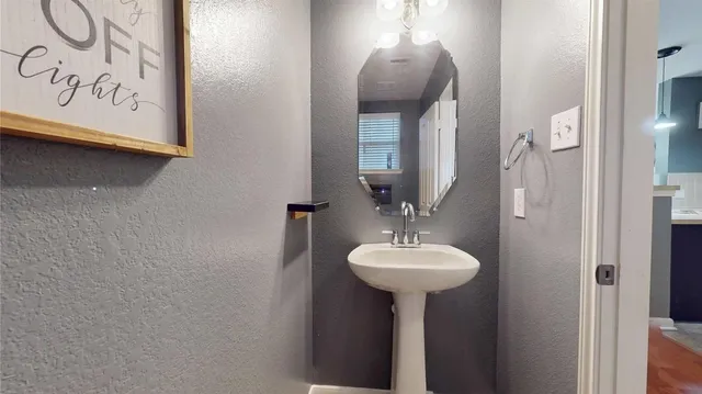 $1,700 | 8030 Singing Sonnet Lane, Houston, TX 77072