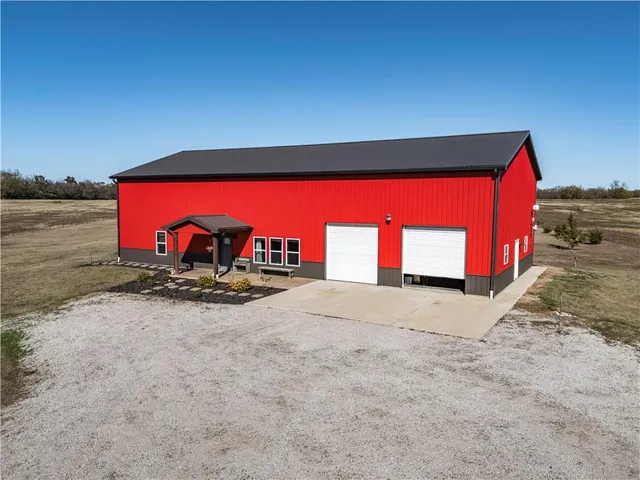$414,999 | 1116 85th Road, Thayer, KS 66776