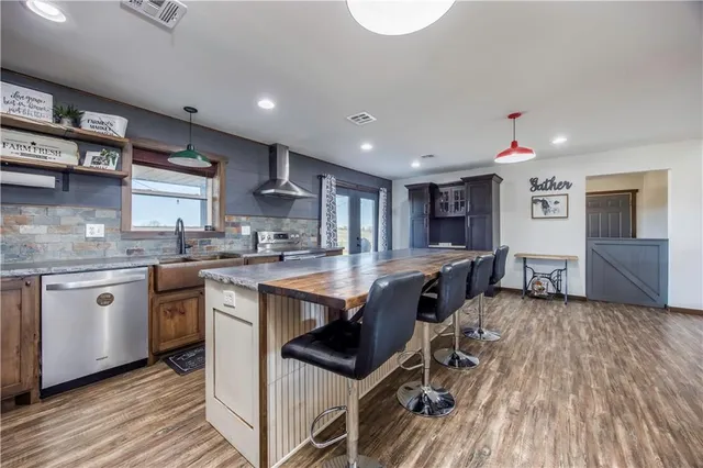 $414,999 | 1116 85th Road, Thayer, KS 66776