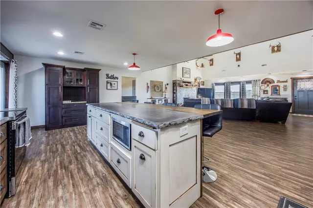 $414,999 | 1116 85th Road, Thayer, KS 66776