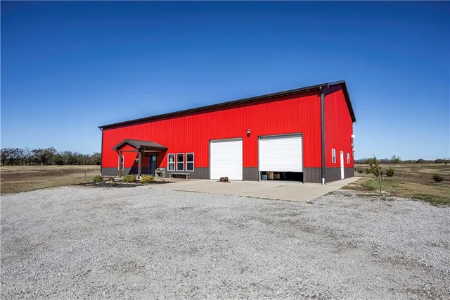 $414,999 | 1116 85th Road, Thayer, KS 66776