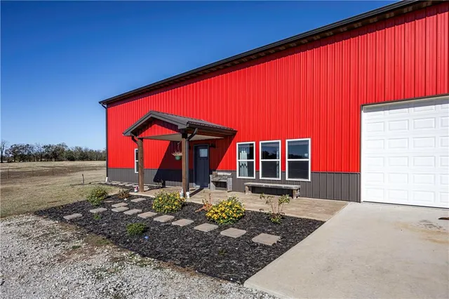 $414,999 | 1116 85th Road, Thayer, KS 66776