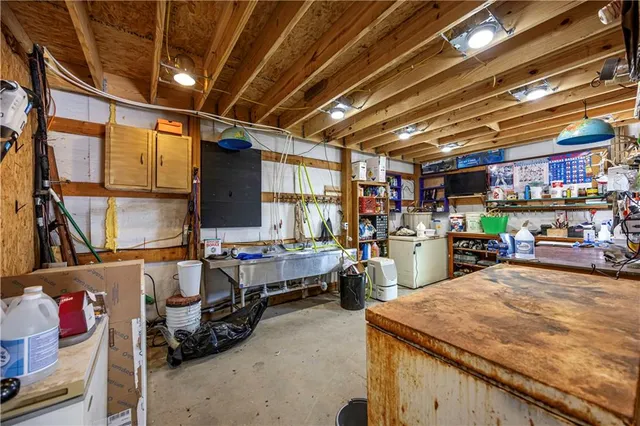 $414,999 | 1116 85th Road, Thayer, KS 66776