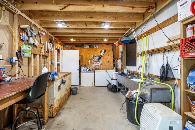 $414,999 | 1116 85th Road, Thayer, KS 66776