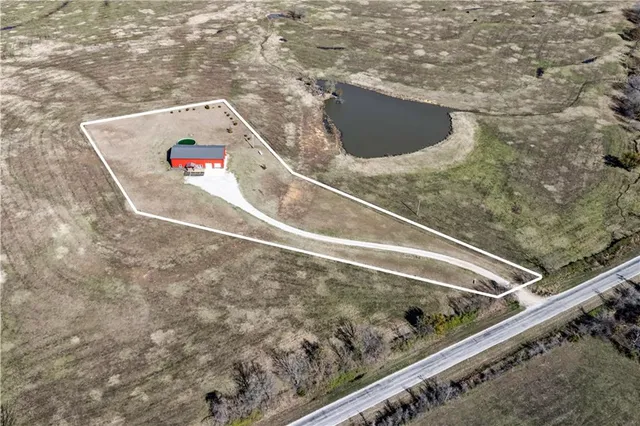$414,999 | 1116 85th Road, Thayer, KS 66776