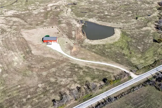 $414,999 | 1116 85th Road, Thayer, KS 66776