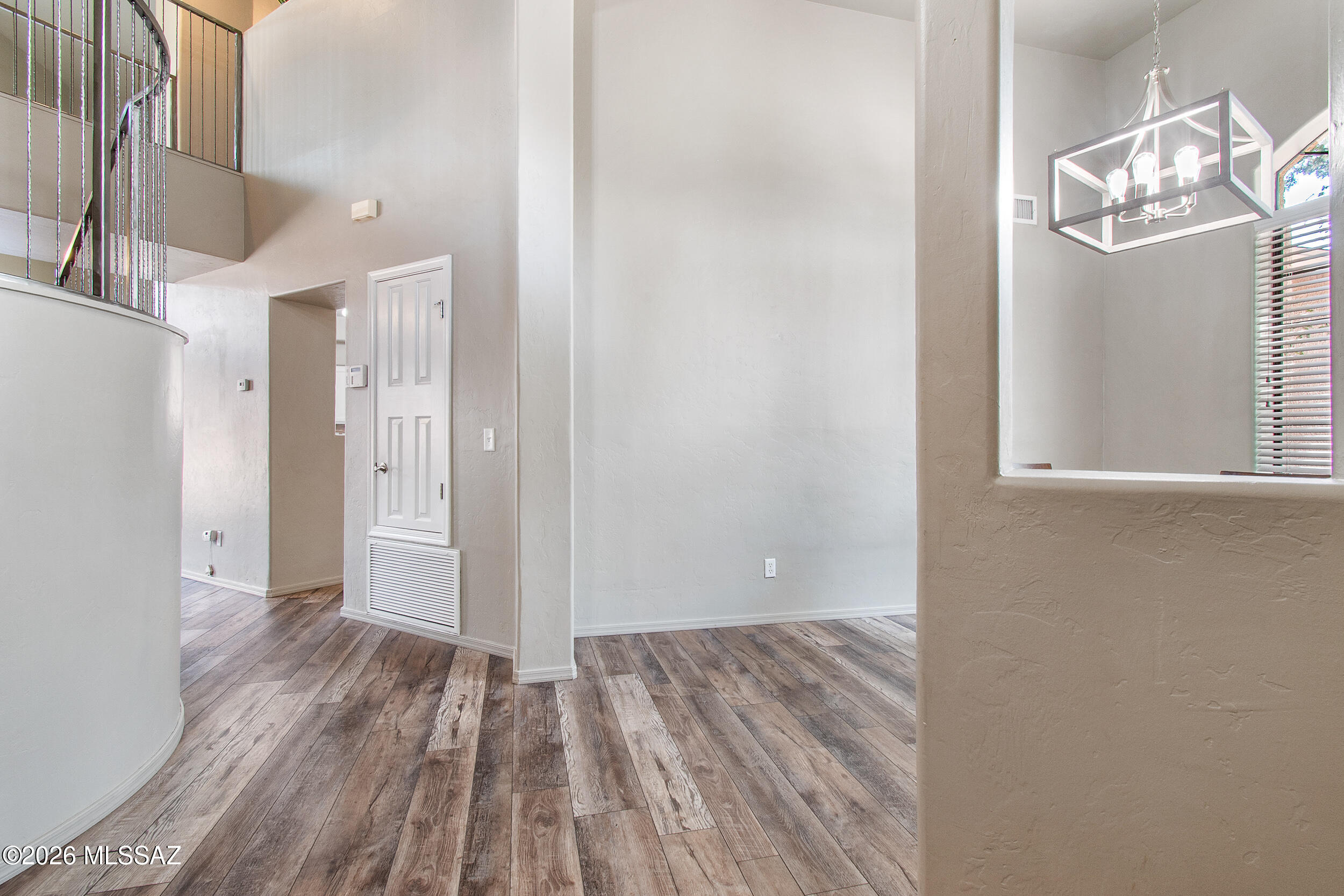 9133 East Dawn Post Road Tucson, AZ 85749 - Photo 8 of 50 Living Room