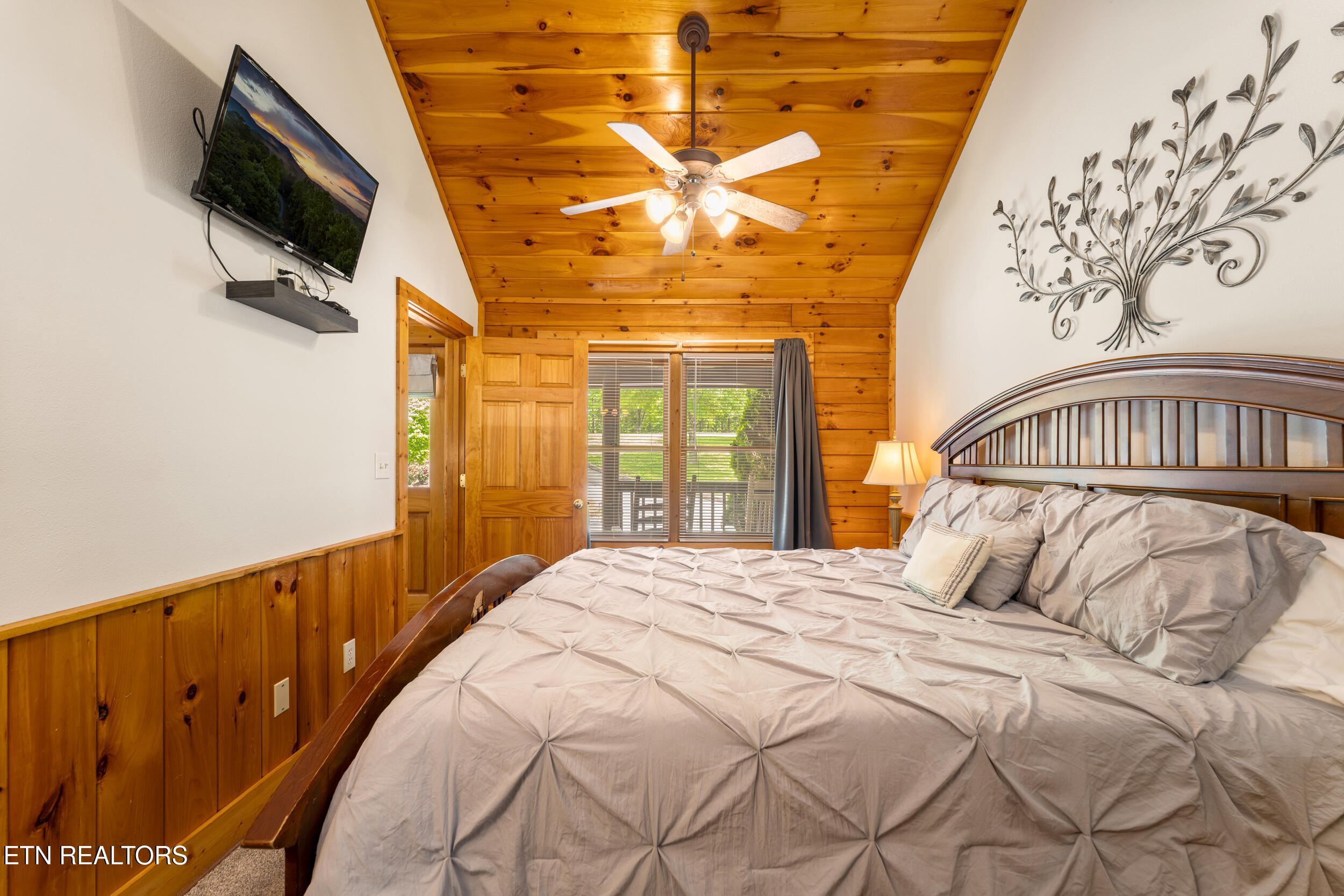 841 Golf View Boulevard Pigeon Forge, TN 37863 - Photo 21 of 57 841 golf view blvd-21