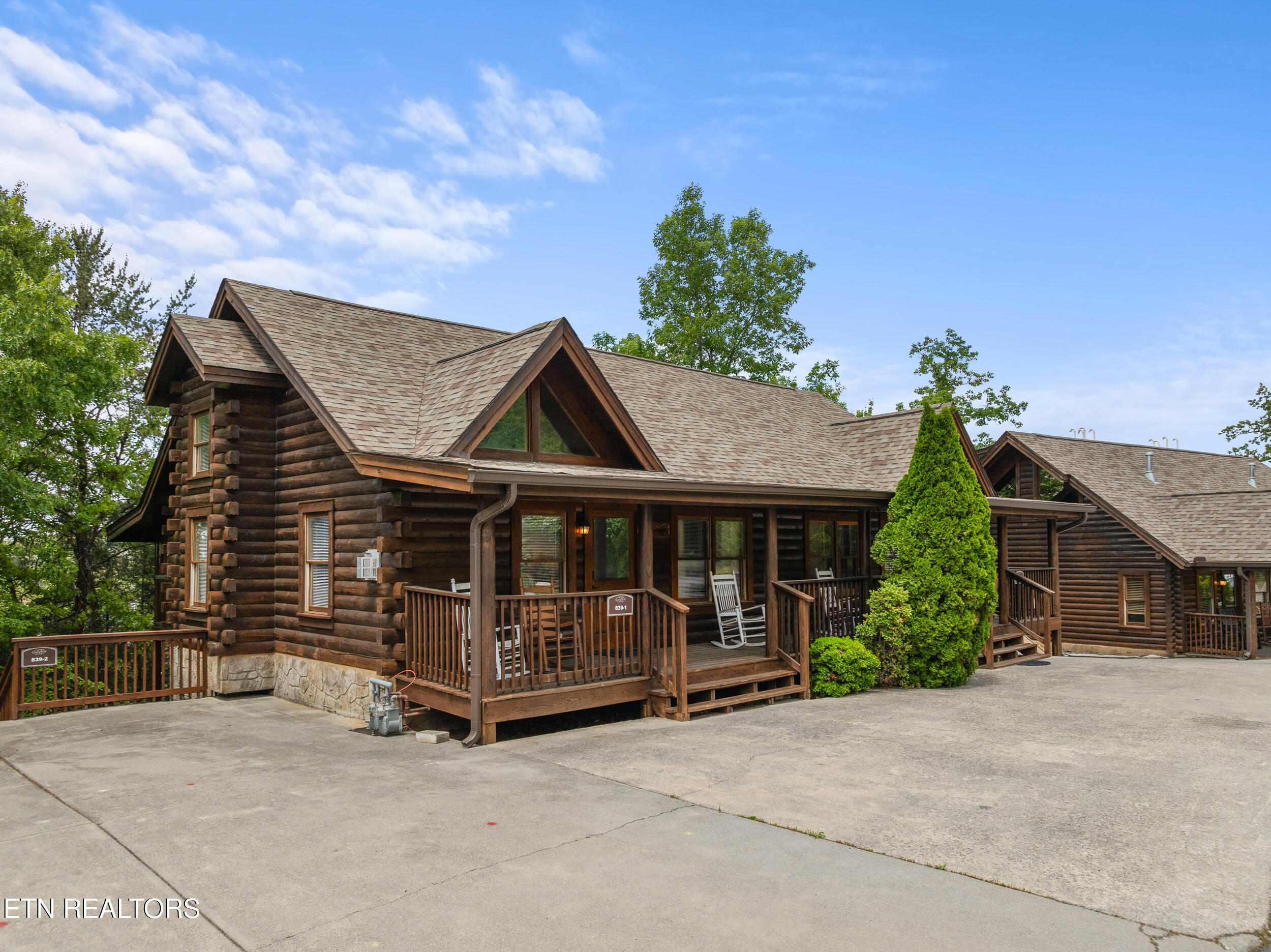 841 Golf View Boulevard Pigeon Forge, TN 37863 - Photo 3 of 57 841 golf view blvd-3