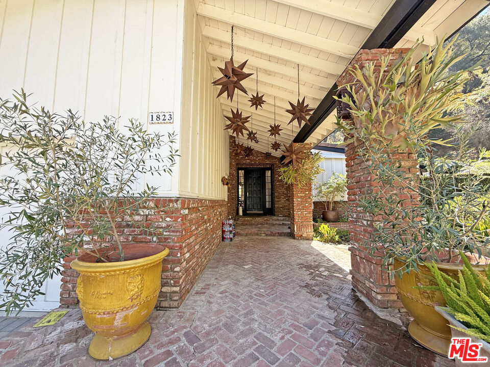 1823 Old Ranch Road Los Angeles, CA 90049 - Photo 2 of 12 Gallery Image 2
