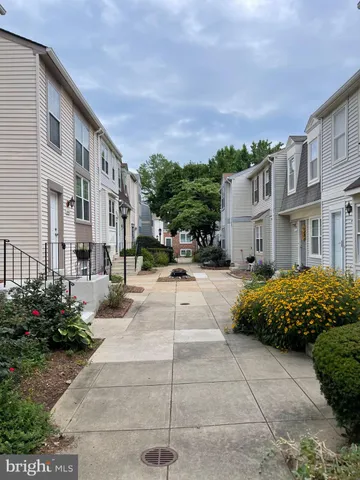 $2,700 | 5918 Annaberg Place, Unit 203, Burke, VA 22015